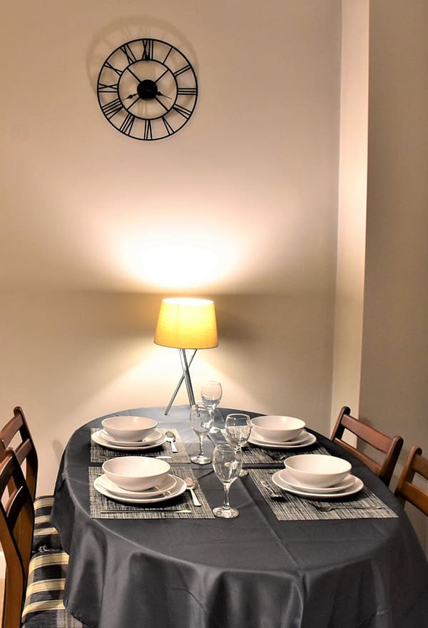 Holiday accommodation Bard's Nest Stratford upon Avon Self Catering Dining