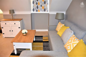 Holiday accommodation Bard's Nest Stratford upon Avon Self Catering Large Sofa