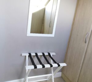 Holiday accommodation Bard's Nest Stratford upon Avon Self Catering Luggage Rack